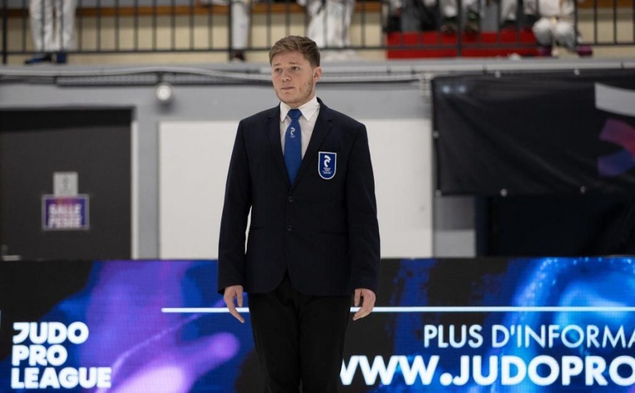Bixente Geslin arbitre la Judo Pro League